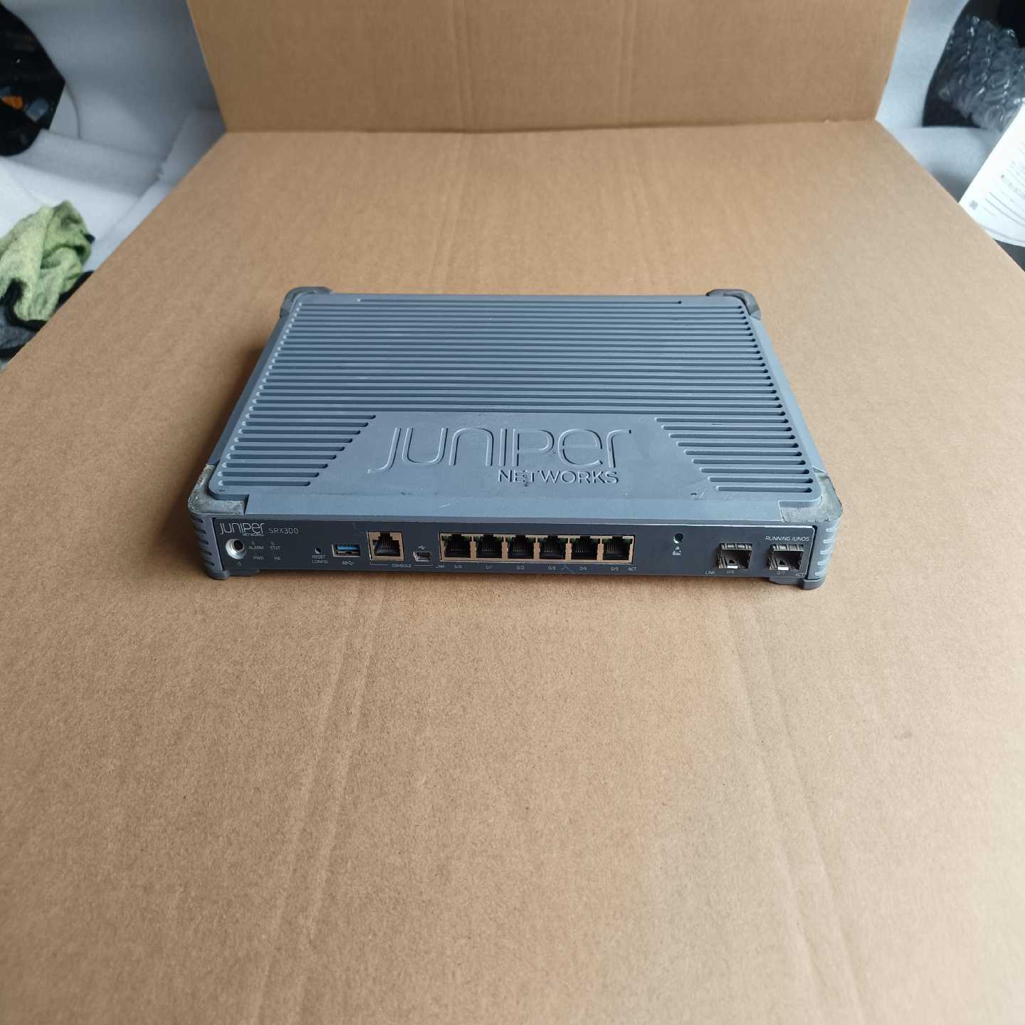 询价~瞻博Juniper SRX300 企业千兆防火墙 6口千兆电