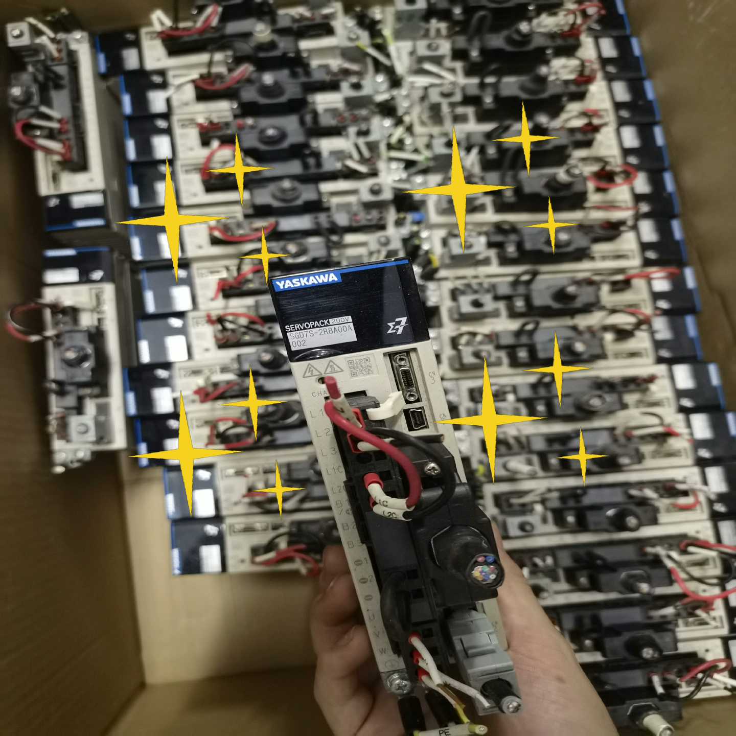 安川SGD7S-2R8A00A002，成色新，件，功能包询价