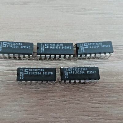 25Pcs lot Signetics  N82S123AN PROM 16 Pin DIP  ICs NEW