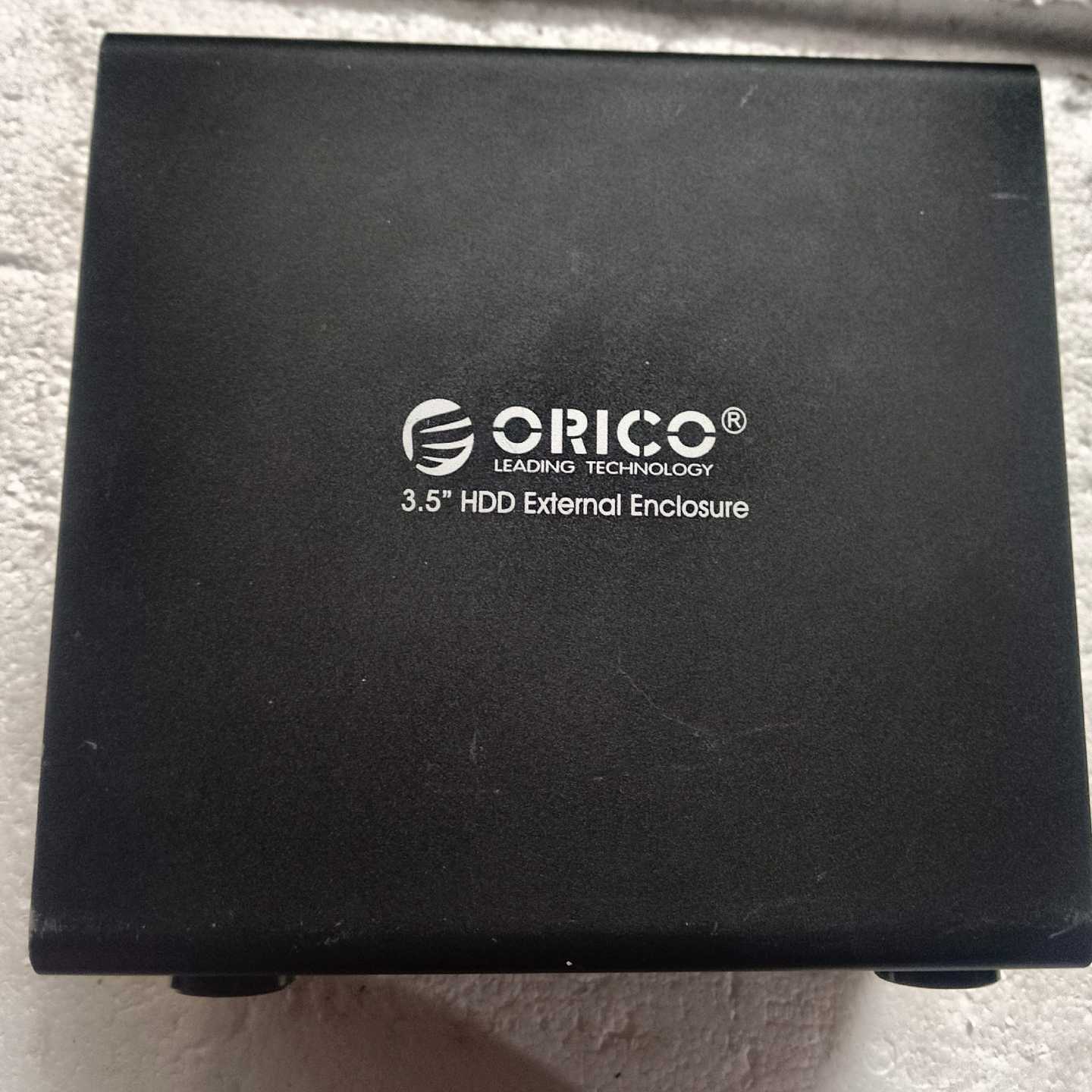 议价lORICO硬盘盒，5盘位，单盒子，没有配件，功能正常，实物图