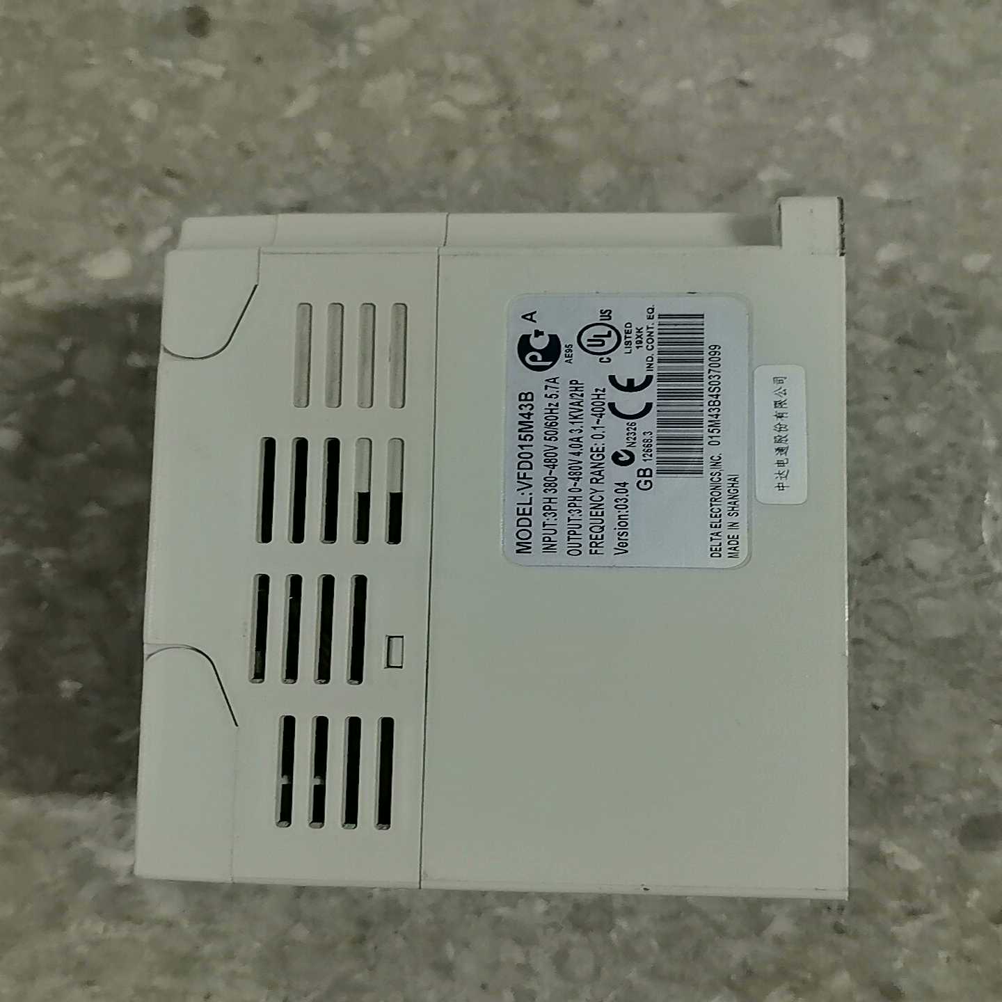 咨询-台达变频器1.5KWVFD015M43B，已上电