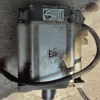 松下伺服电机MHMD082G1U，750W功率，三相AC12--议价商品