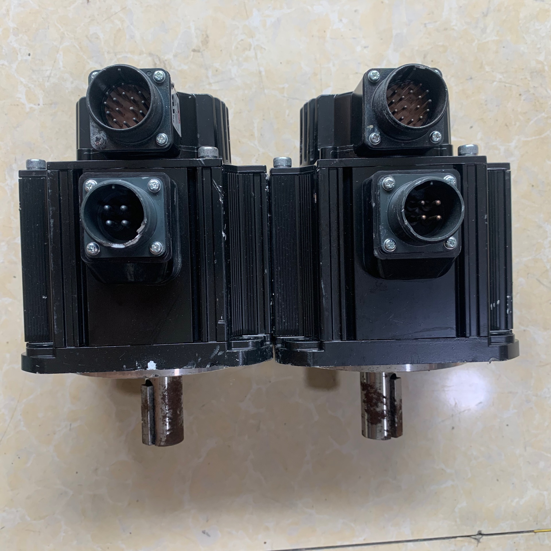 GYG102C5-RG2马达1KW，成色如图，质量（地坛设备）