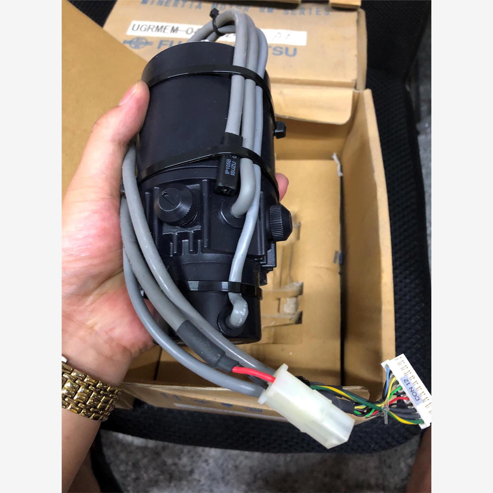 商品 安川 Minertia 伺服电机 UGRMEM-04MSU2