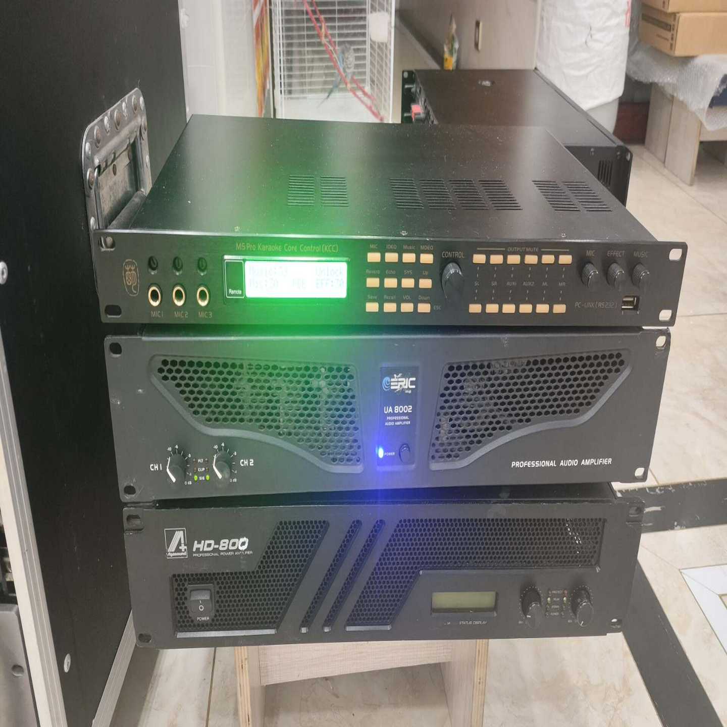 雷克UA8002功放，内部和唐龙太极KTV750一样，实物--议价商品