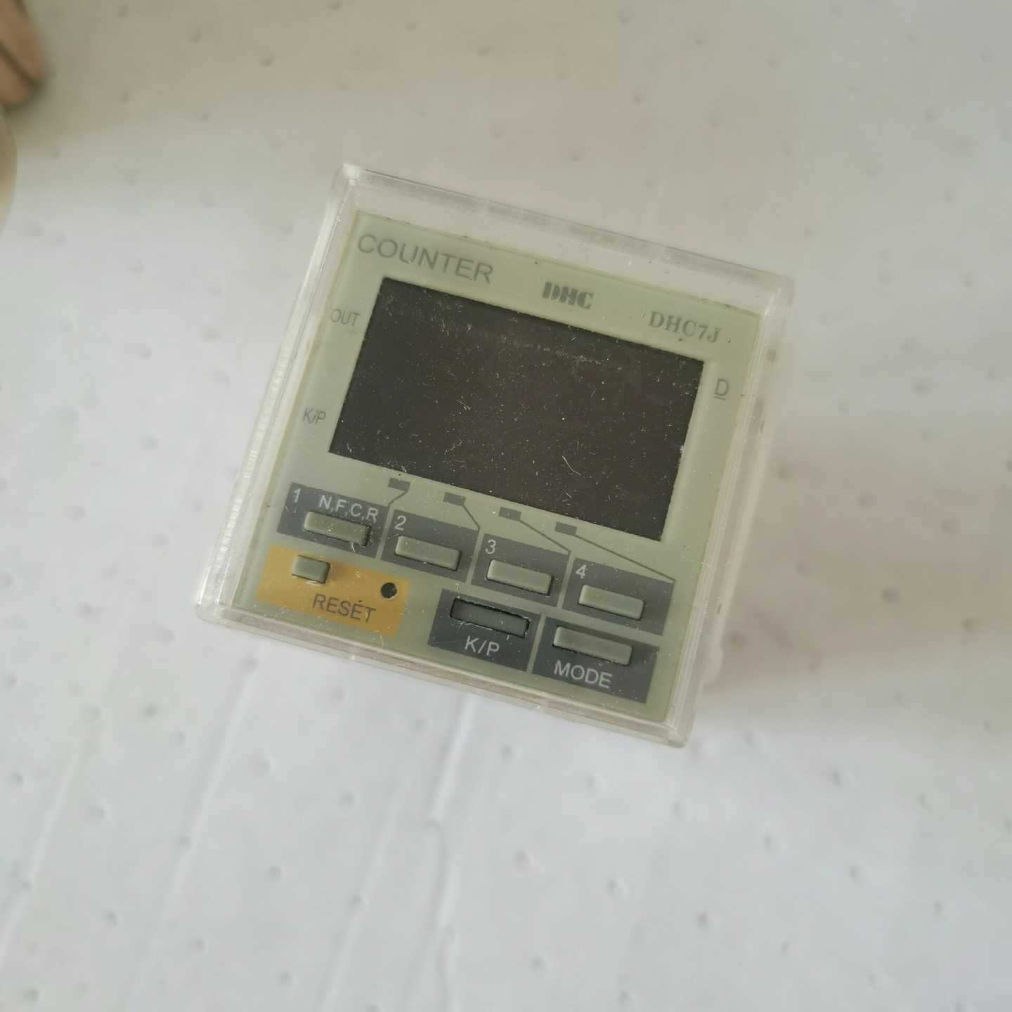 温州大华智能计数器DHC7J全新未使用，包装盒有点破，运费到--议