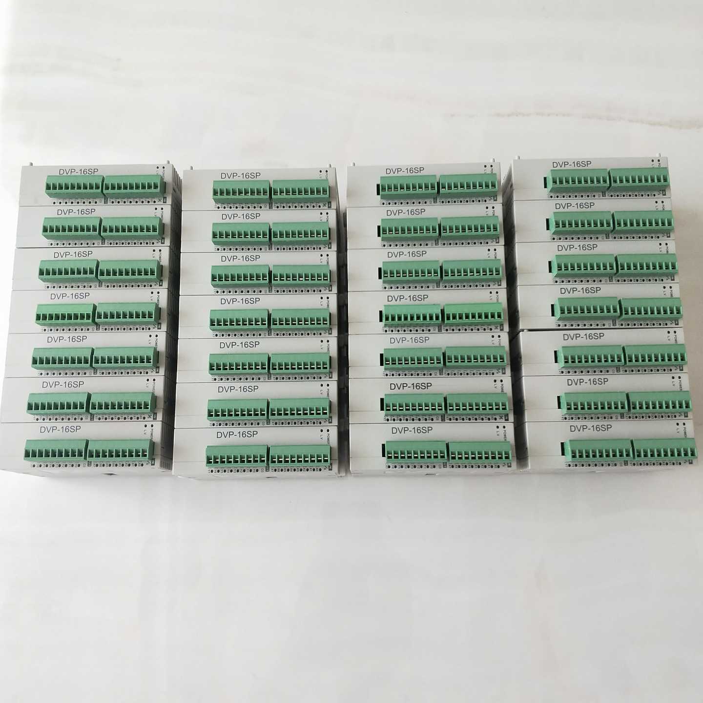 台达PLC扩展DVP16SP11T/RDVP16SM11--议价商品