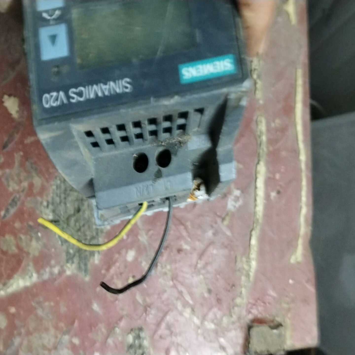 议价西门子6SL3210-5BB13-7UV1变频器，370w，