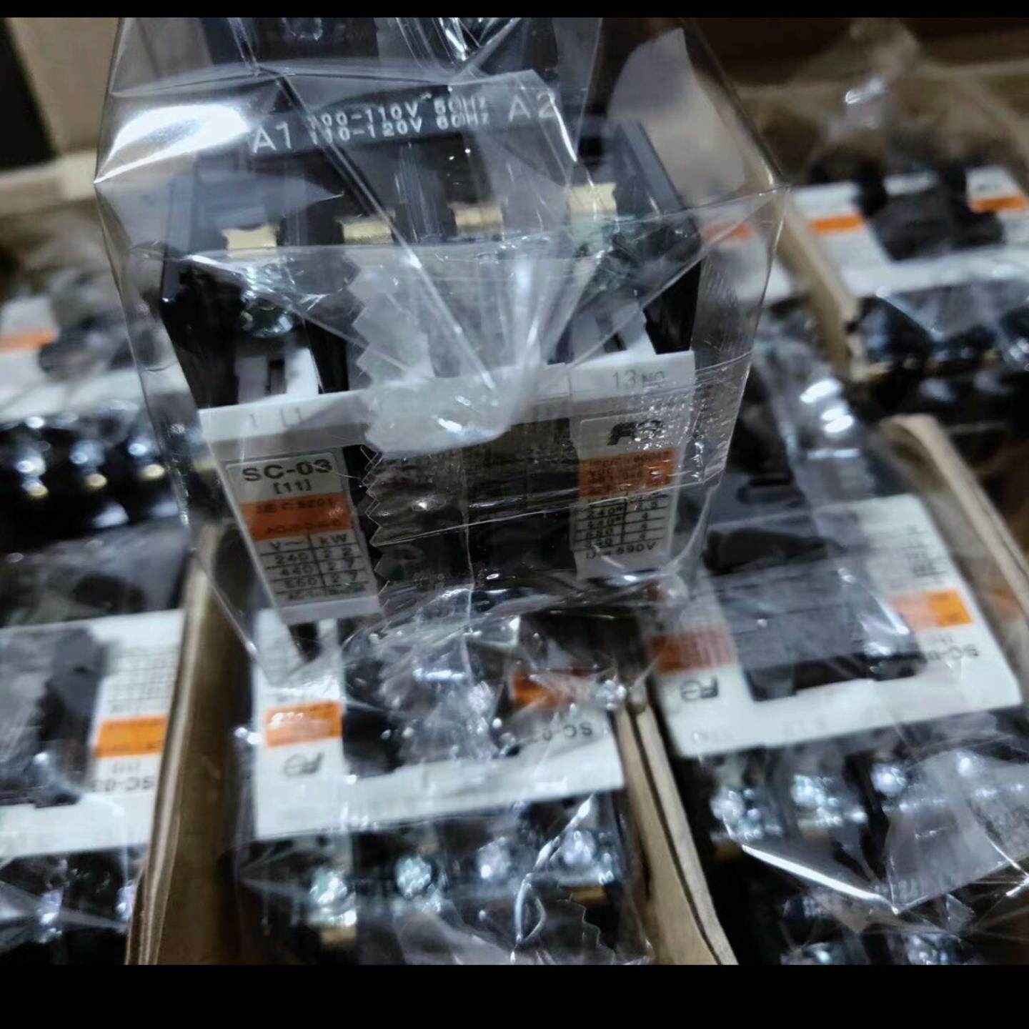 议价富士交流接触器SC-03  110v   220V  56一