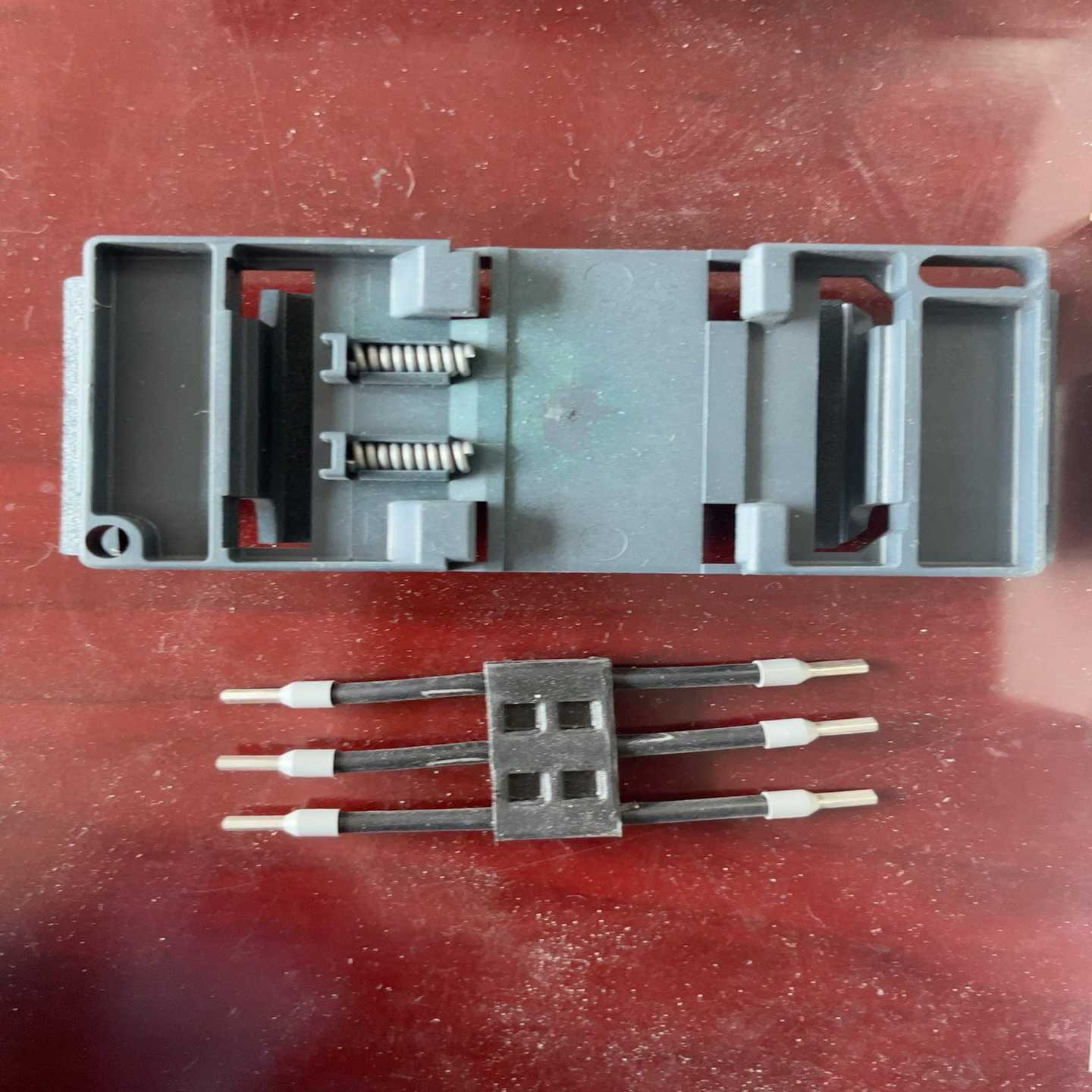 施耐德TM218LDA24DRN PLC库存，图【卡奥电子】