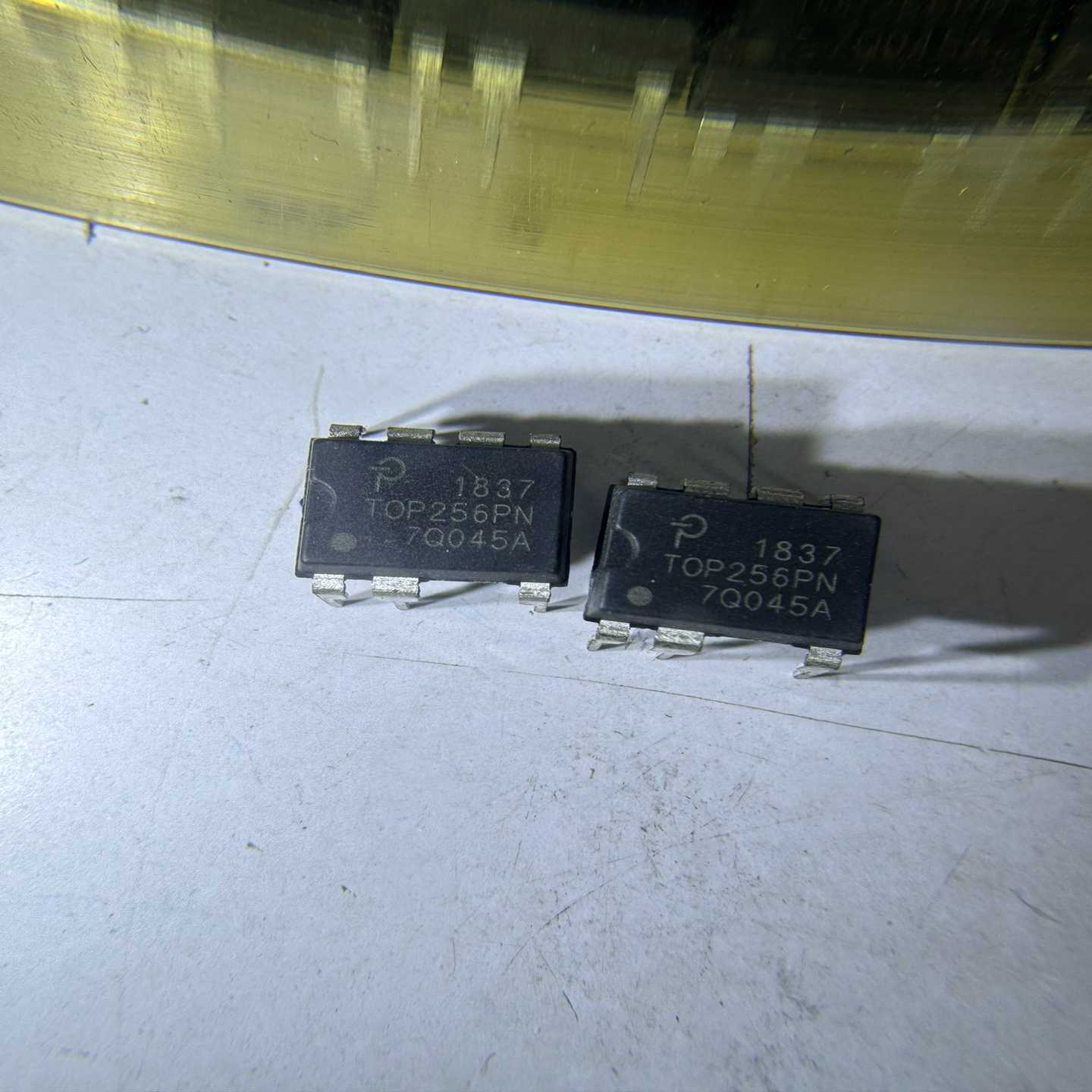 议价TOP256PN电源管理芯片TOPE258PN直插DIP维修/现货