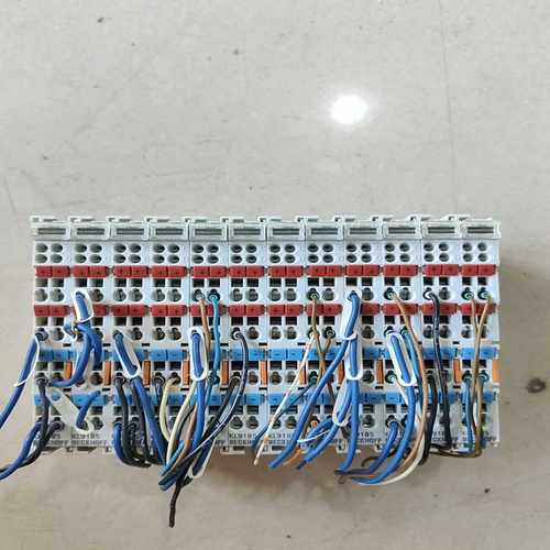 德国倍福KL9185电源分配终端，拆机品，成色新。功能完好，--议价