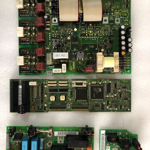 溢价-丹佛斯变频器主板型号175Z1528DT8R4
