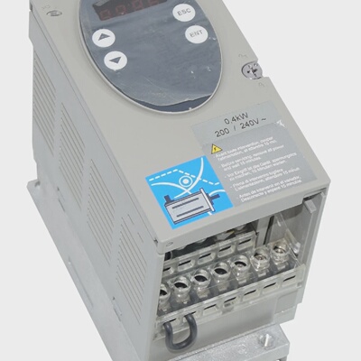议价Telemecaque  Lxm05cu70m2 Motion Servo Drive Lxm05c 0.4 K