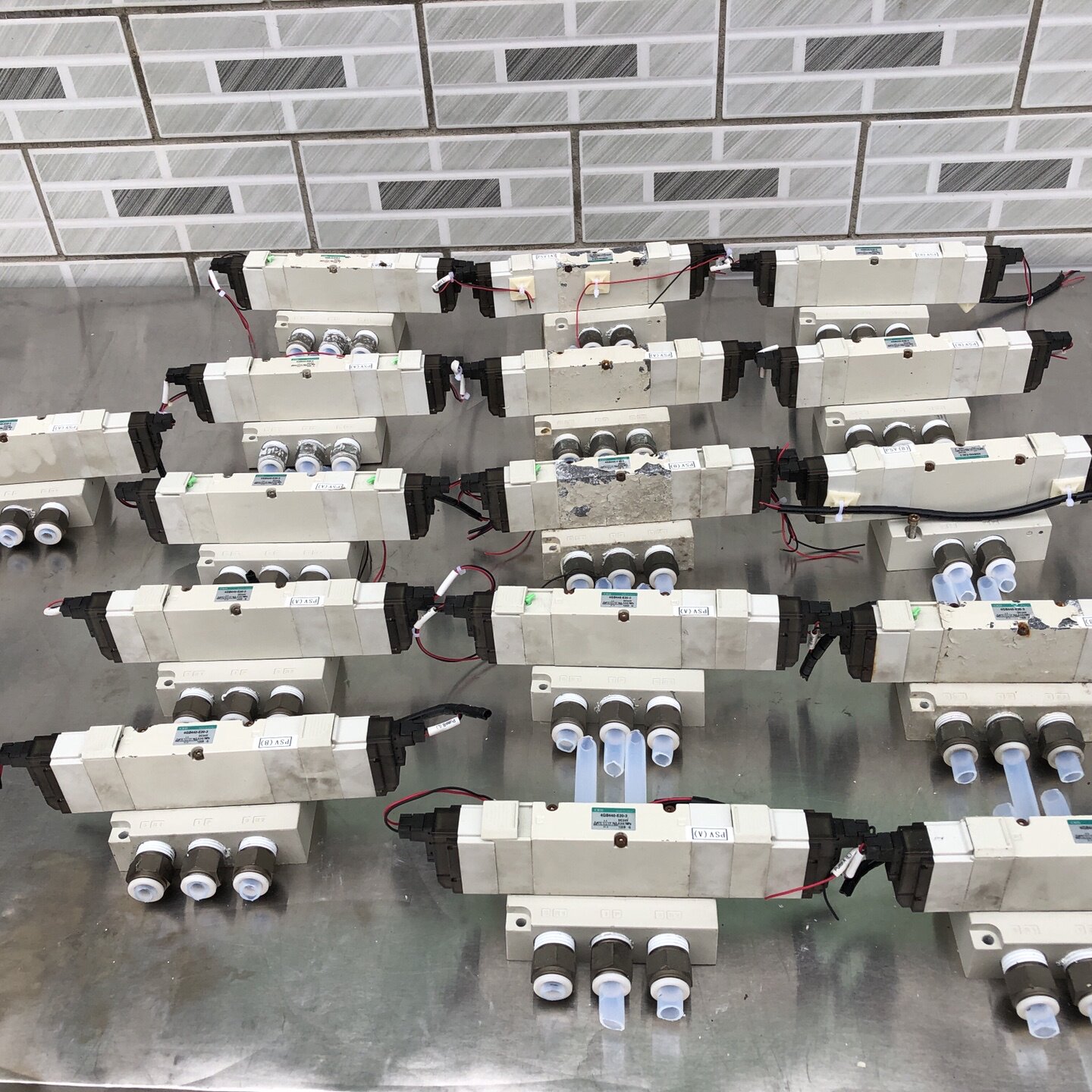 寻“”4GB440E20316个CKD电磁阀成色如图要的联