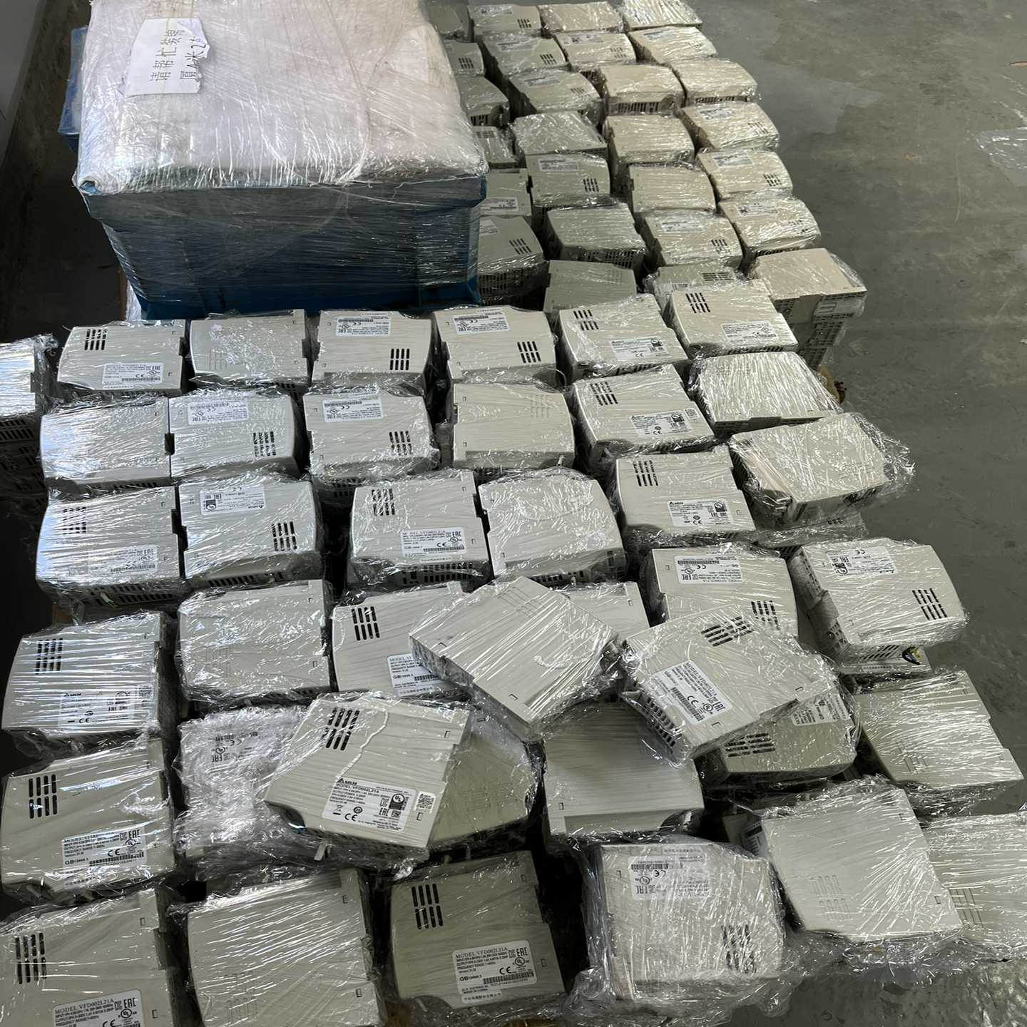 台达400w0.4kw变频器台达变频器200WV询价