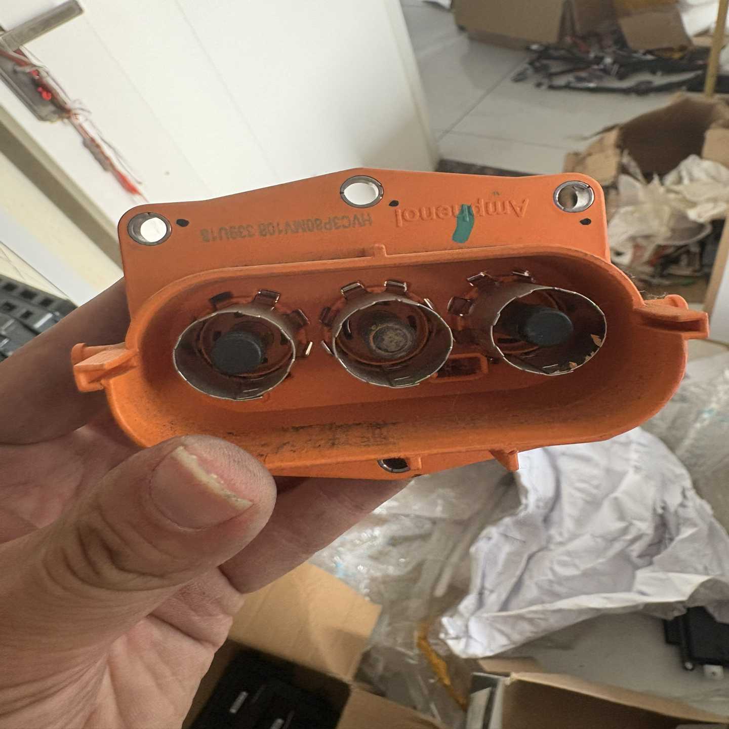 安费诺新能源插座，型号HVC3P80MV108，3芯直插高压--议价商品