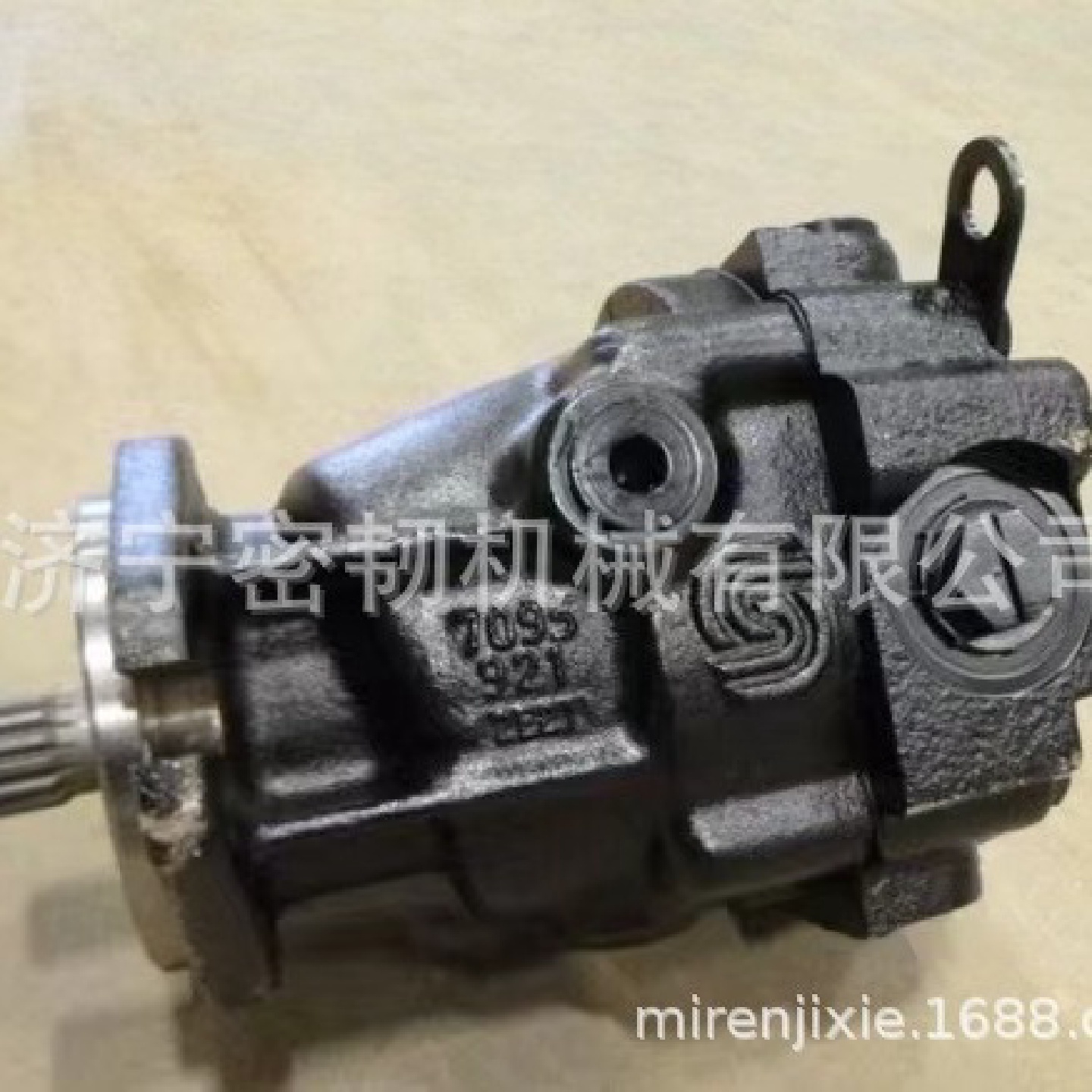 压路机全车配件SR12/SR16液压泵工作泵242-65-07000