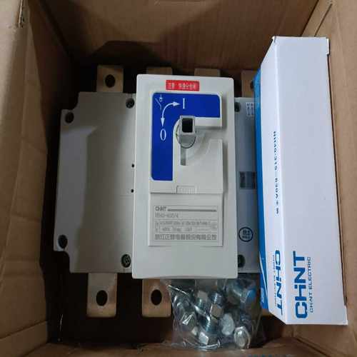 询价2台全新正泰NH40-400/4隔离开关