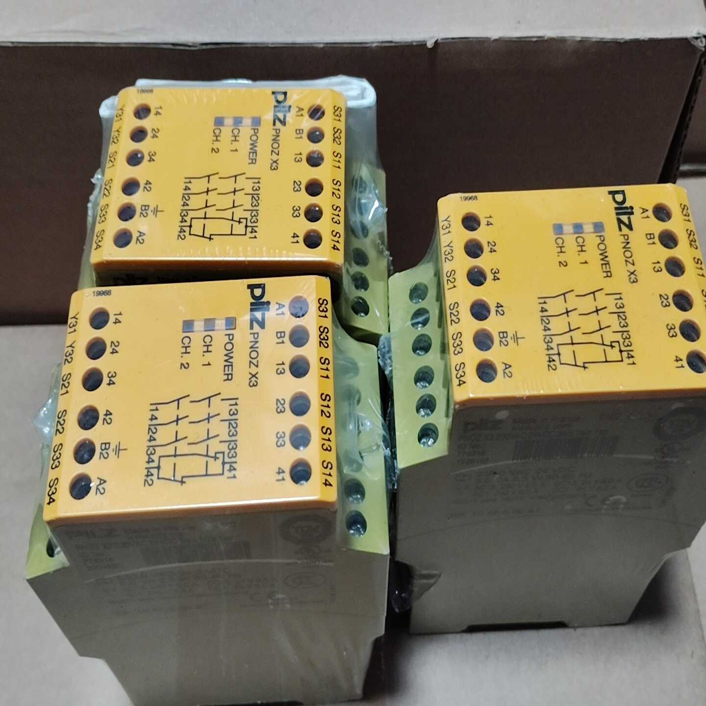 PNOZX3序列号774318PILZ有三个询价