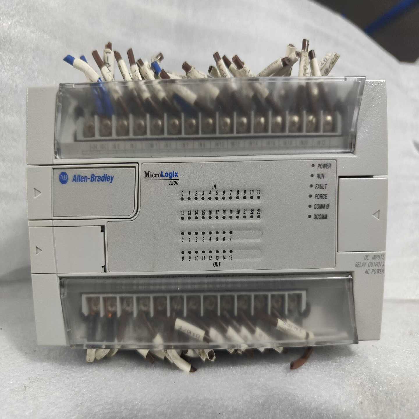 AB1762-L40BWAR实物图，成色漂亮，功能完好，需--议价商品