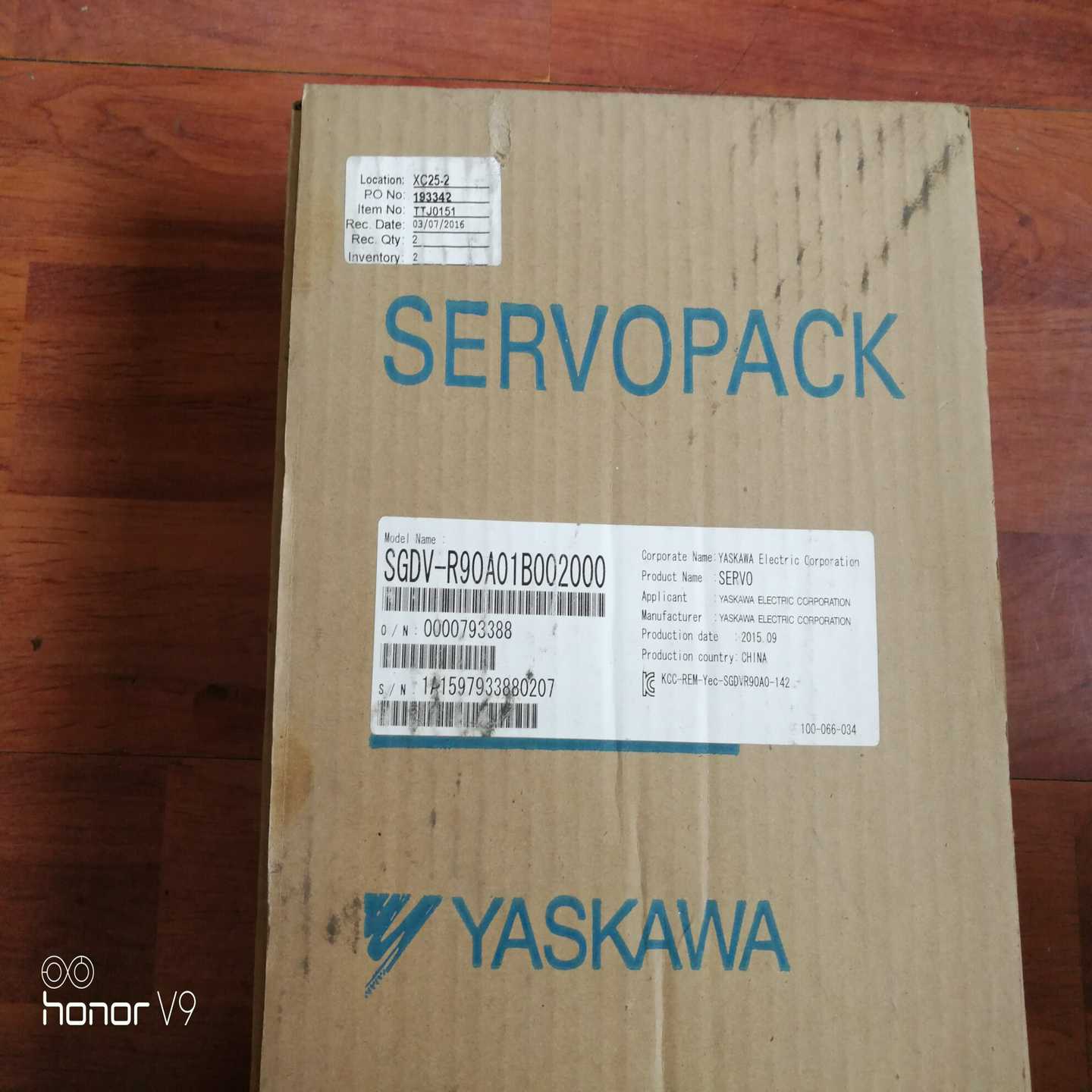 询价安川服驱动器V-001002000全新