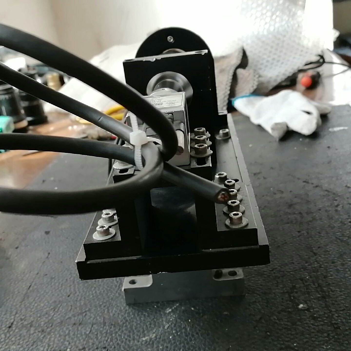 BASLER acA2500-14gm工业相机，带镜头支架，--议价商品