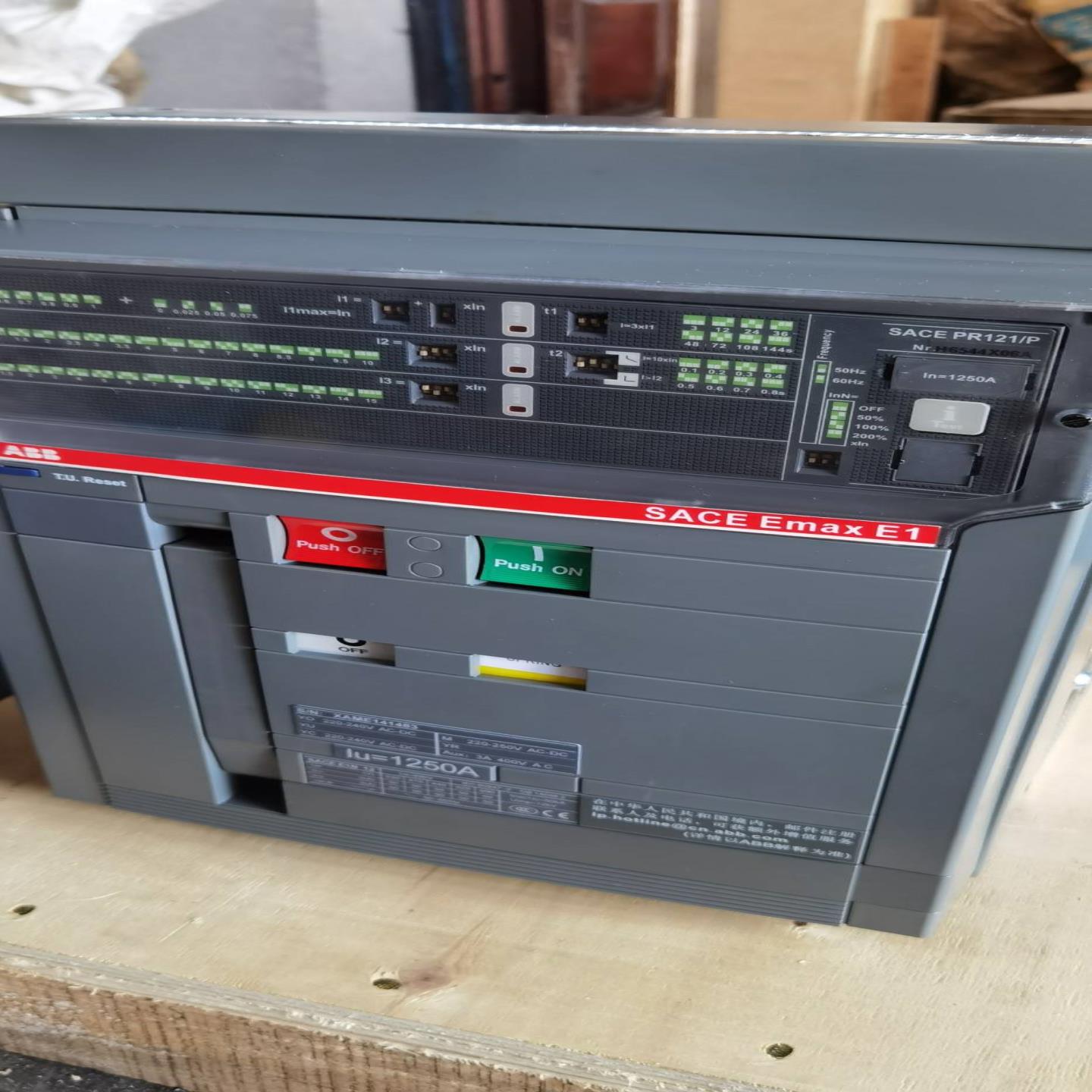 配件ABB 框架断路器E1N1250R1250PR121P-L13PWHR议价