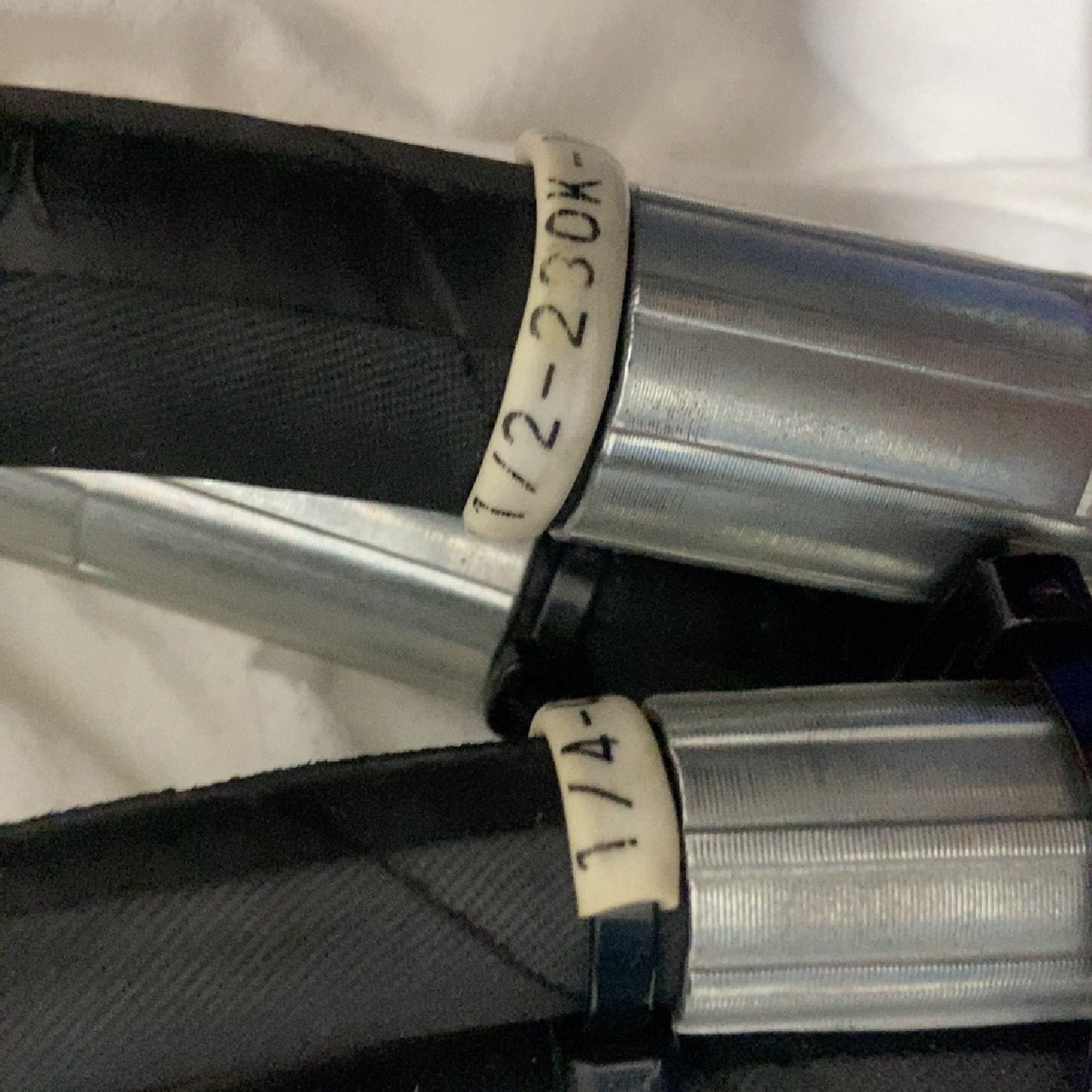 工业级液压软管型号12230K1M全新未使用黑色议价,电子元器件市场,其它元器件,淘宝优惠券,粉丝福利购,淘宝优惠卷