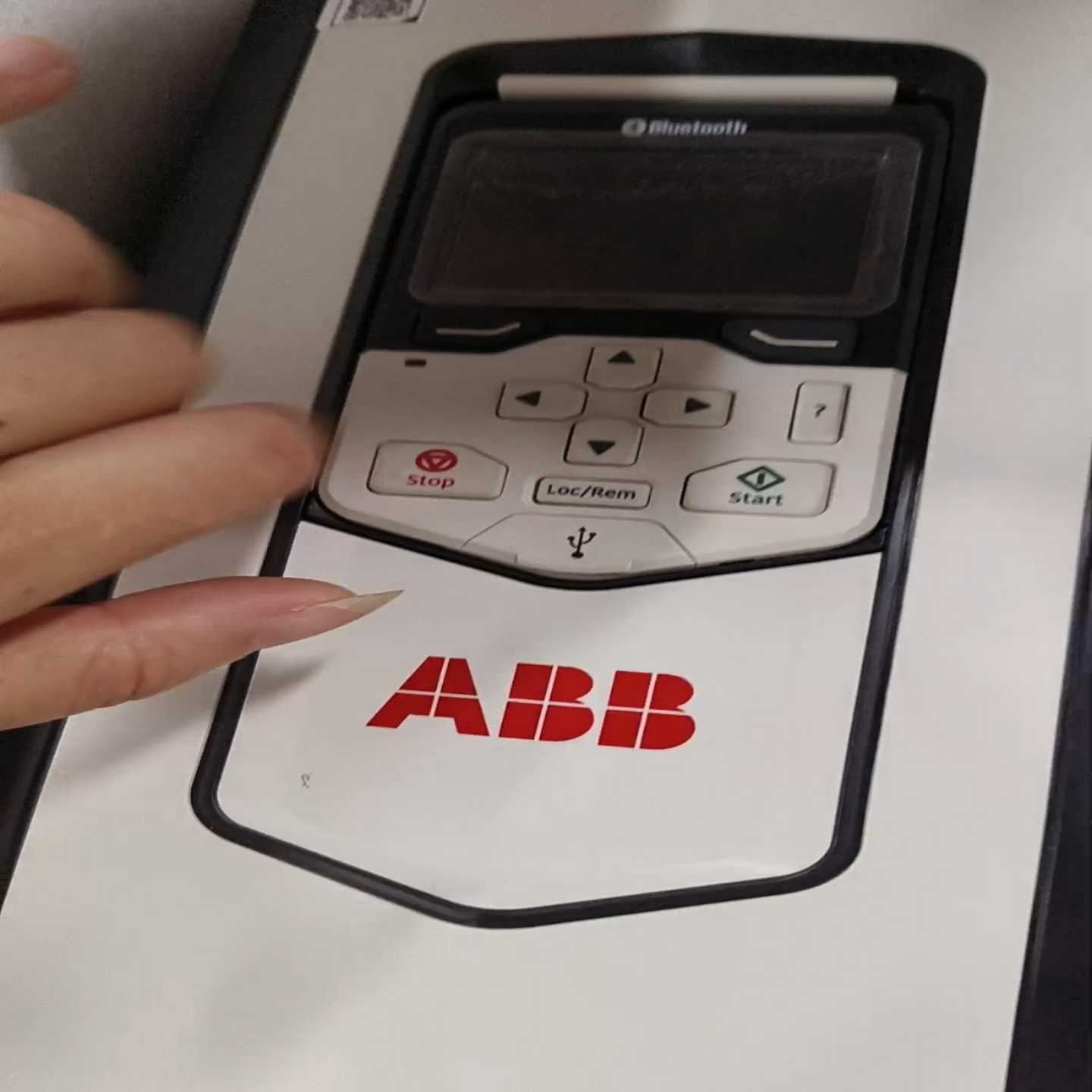 询价ABB软启动器ACS880-01-07A2-3E200N