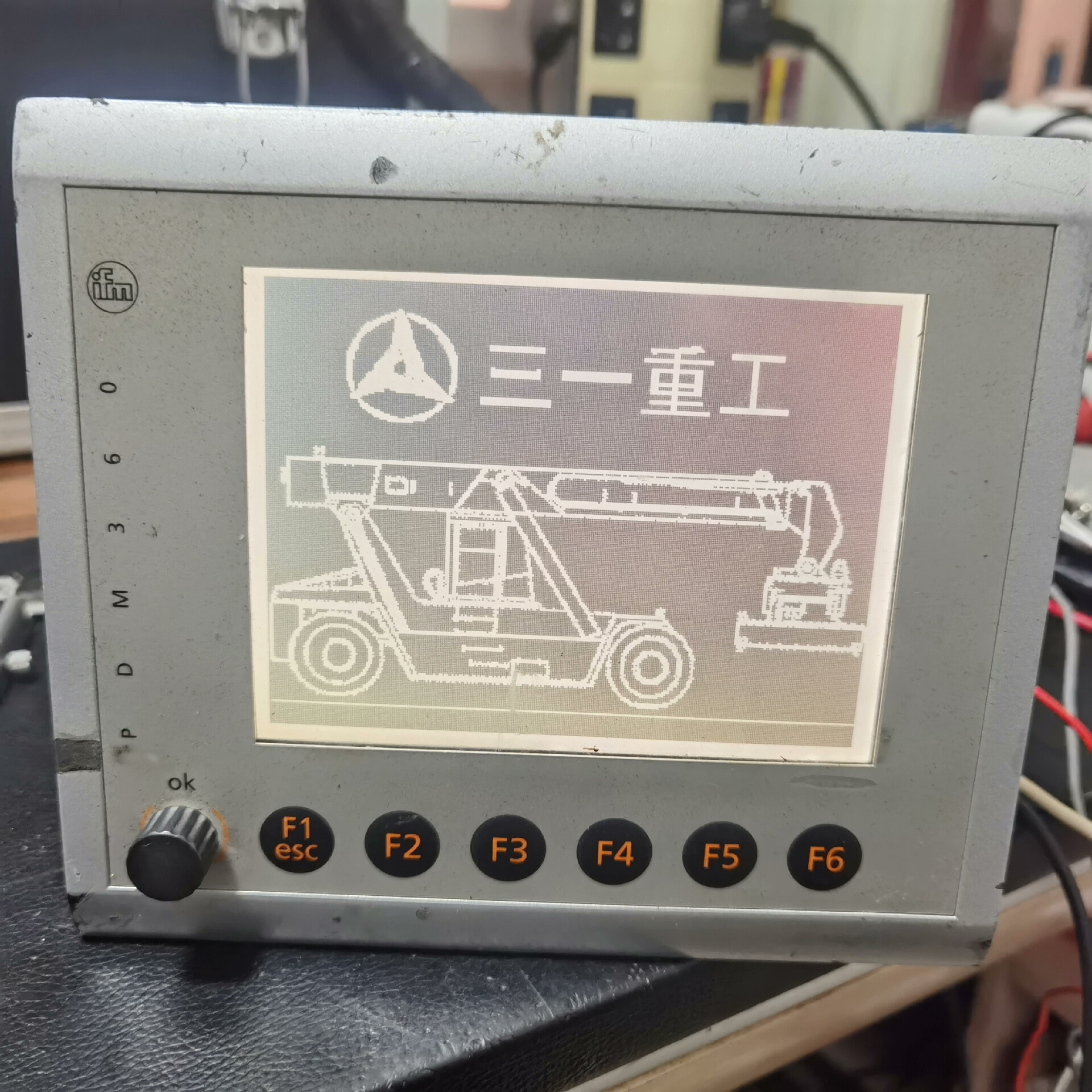 三一重工正面吊显示器易福门cr1050