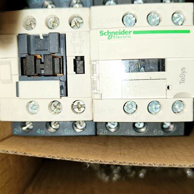 施耐德直流接触器LC1D09BD