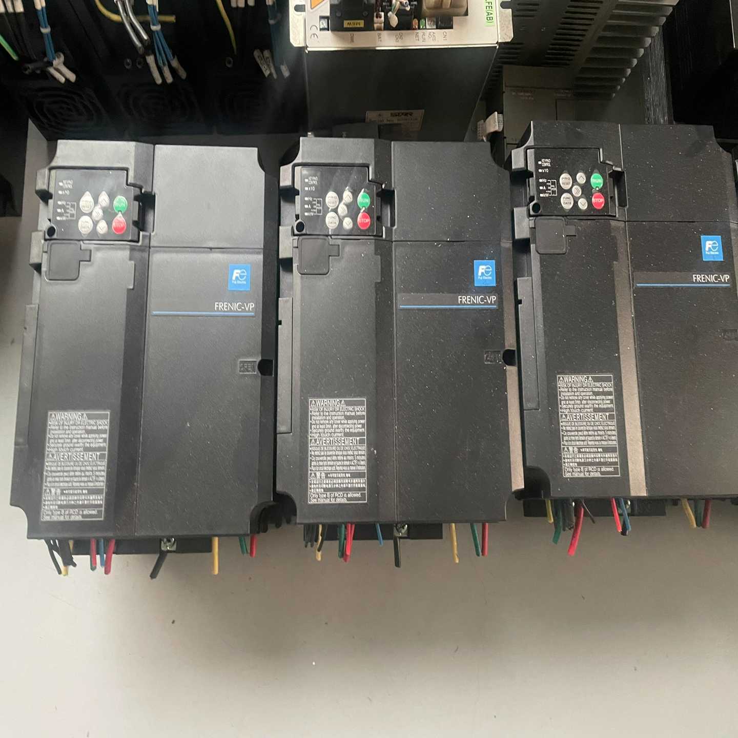 富士变频器 FRN0025F2S-4C 11KW 380V【落红设备】