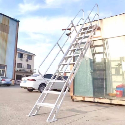 建筑脚手架爬梯盘扣架钢梯安全爬梯建筑施工梯防护斜楼梯外架爬梯