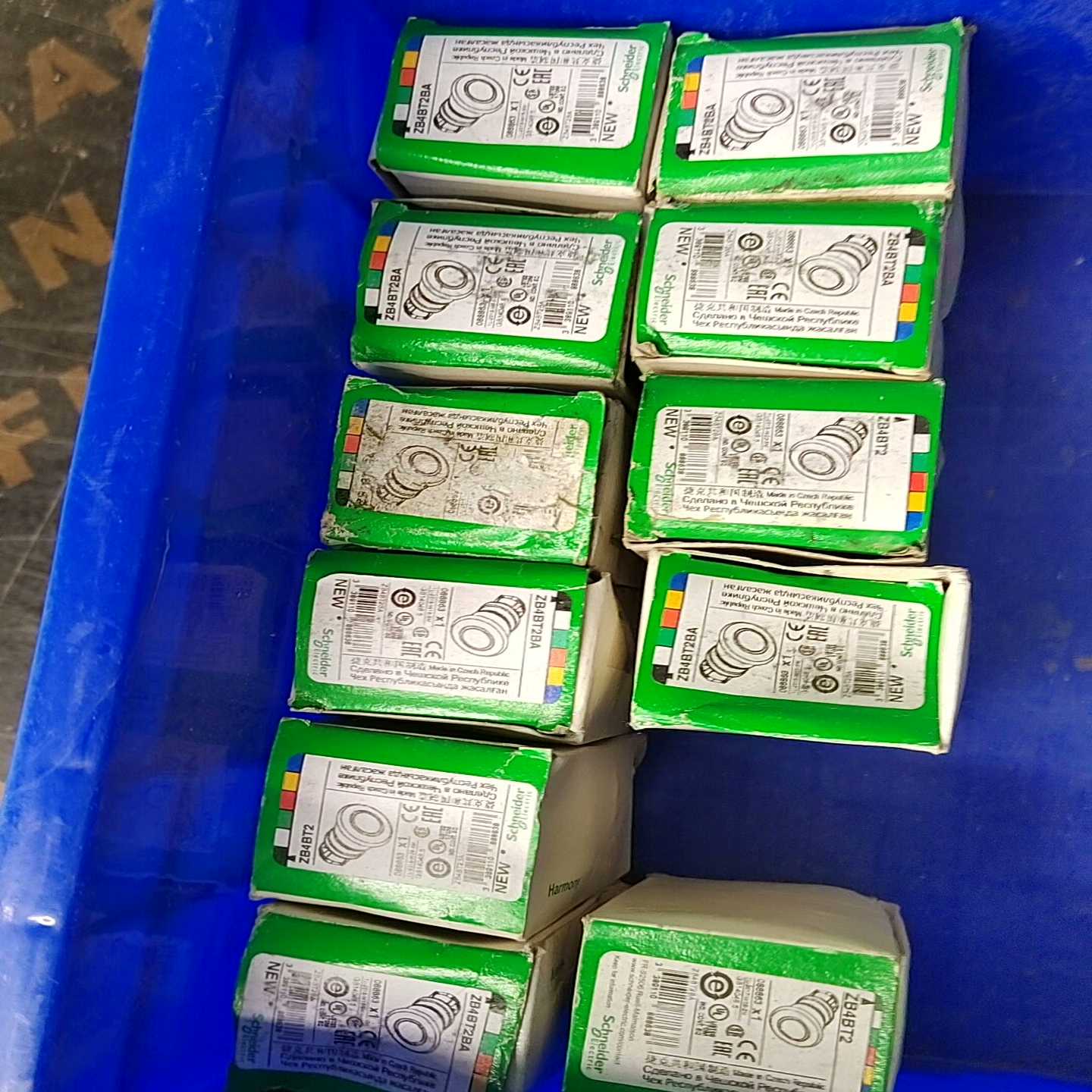 按钮开关ZB4BT2BA询价