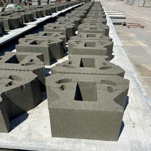 水泥自嵌式干垒生态挡土块河道景观生态护坡挡土墙干垒式挡土砖