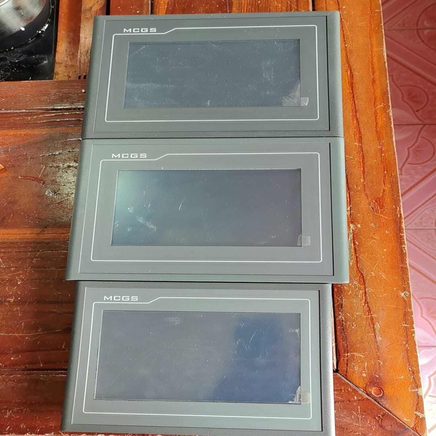 (重工机械)通态tpc7062dw一台，功能包好，按键灵敏，具体