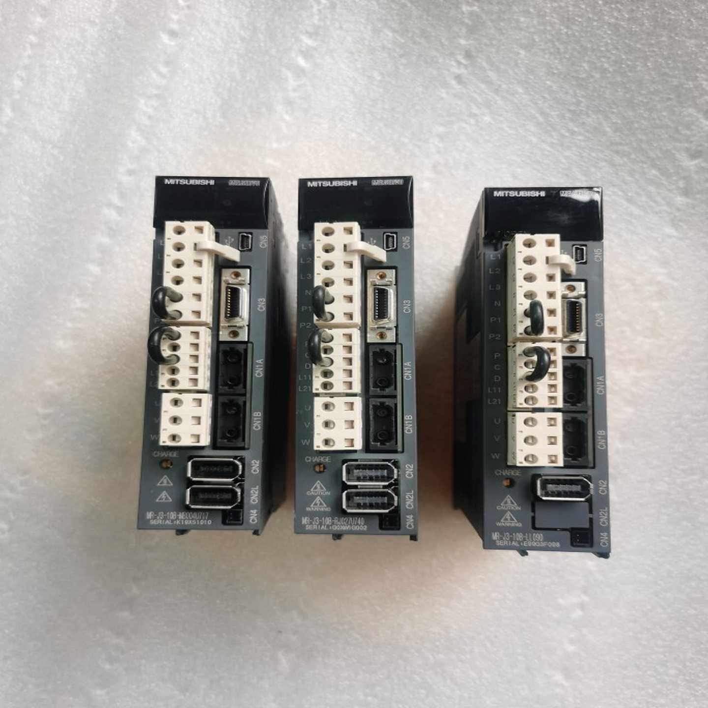 二手伺服驱动器 MR-J3-10B-MB004U717 设备拆机 包好 议价