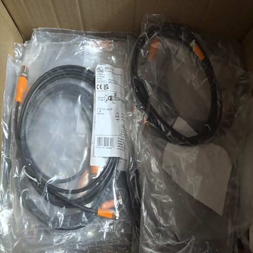 EVC218德国IFM易福门M8转M12公母头链接线询价