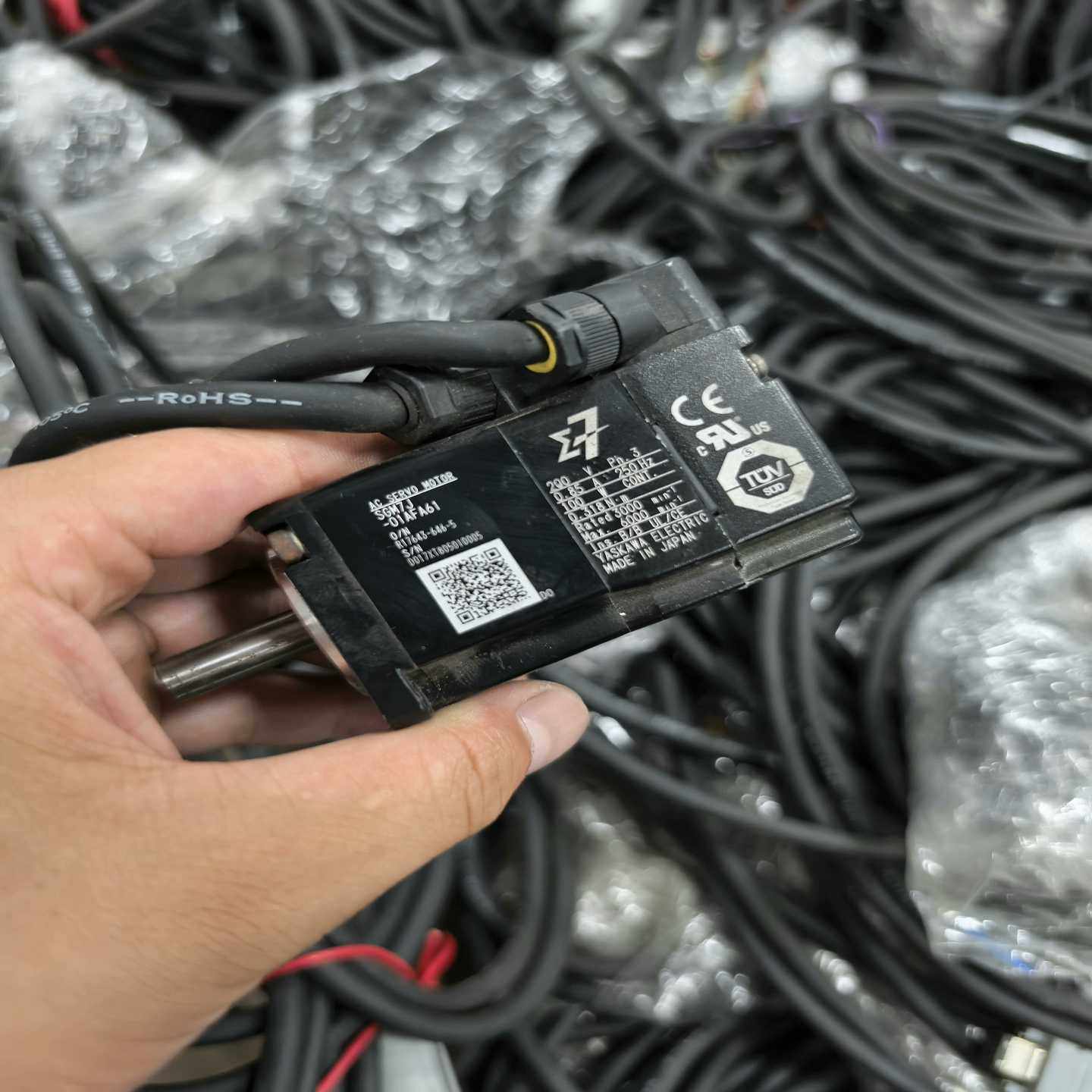 询价安川伺服电机SGM7J-01AFA61，正常，有,3C数码配件,其它配件,淘宝优惠券,粉丝福利购,淘宝优惠卷