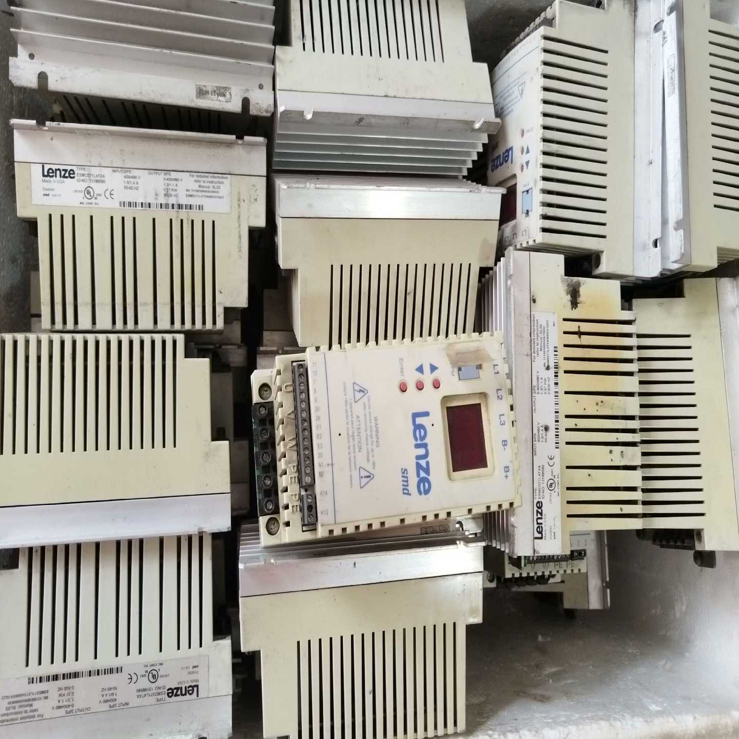 ESMD371L4TXA伦茨变频器0.37KW：询价