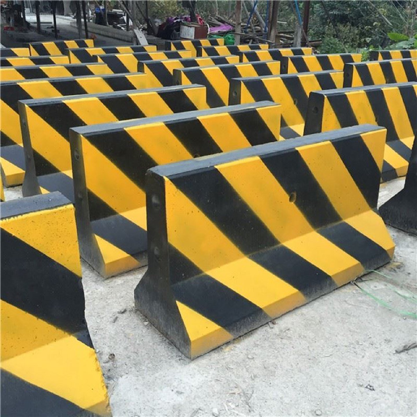 门口禁止停车警示牌告示牌橡胶反光路锥隔离墩方锥请勿泊车雪糕桶,基础建材,装饰盖,淘宝优惠券,粉丝福利购,淘宝优惠卷