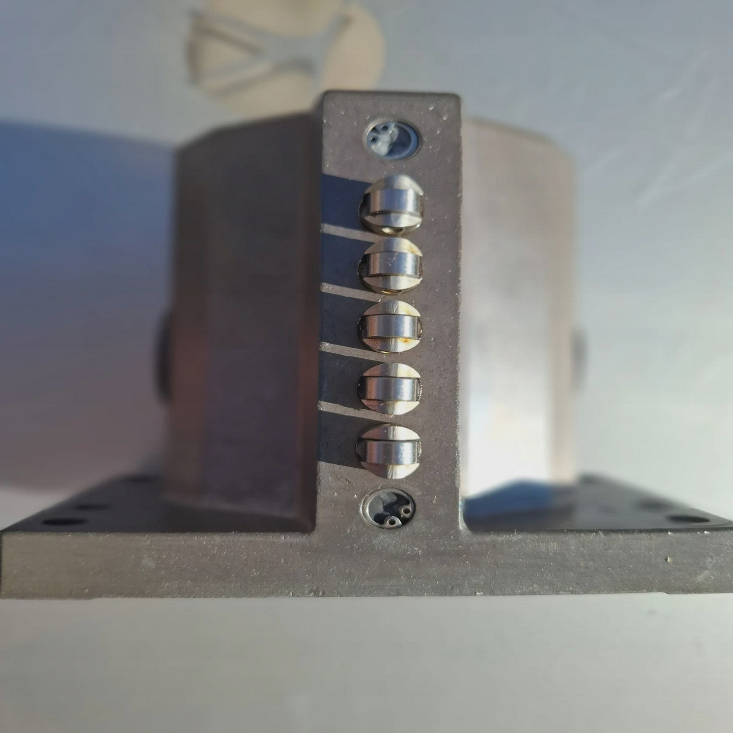 EuchnerRGBF05R12-502-M滚轮杆限制开关IP65SPDT10A