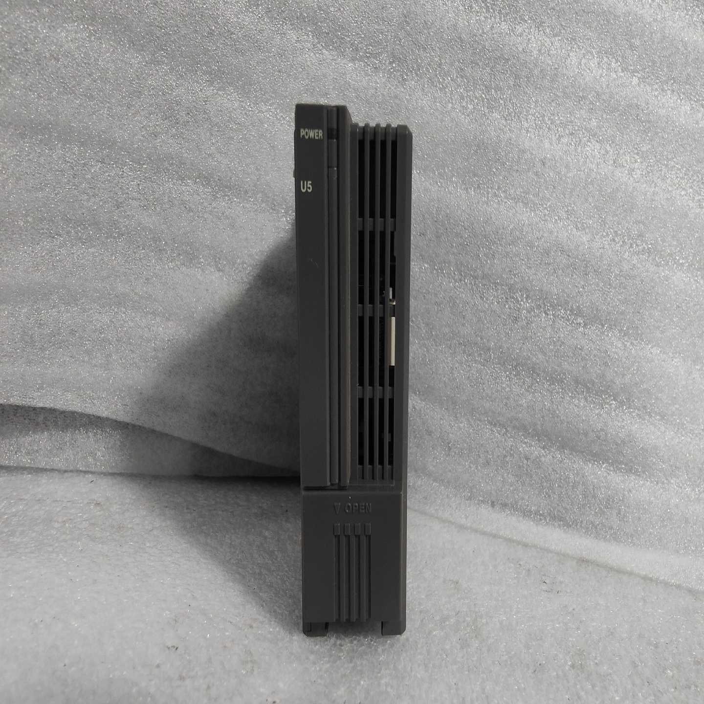 基恩士PLCKV-U5实物图，成色漂亮，功能完好，需要请联--议价商品