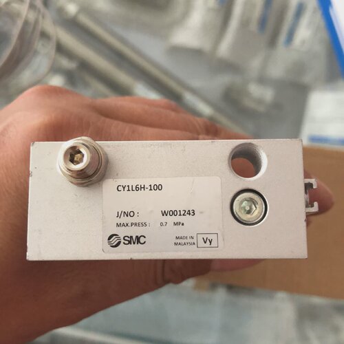 寻拆机气缸CY1L15100