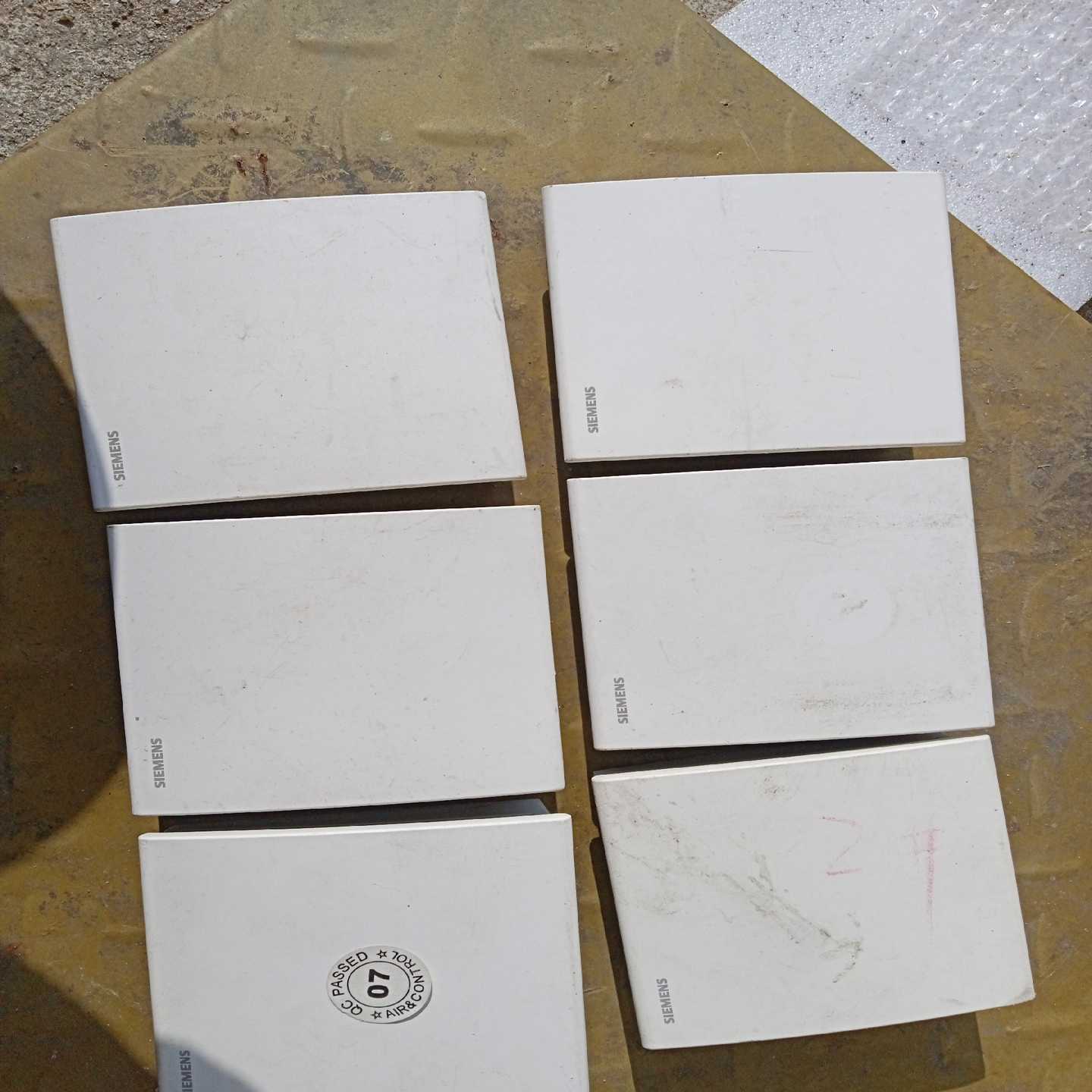 西门子温湿度传感器QFA2071，有两个接过线，另4个像没--议价商品