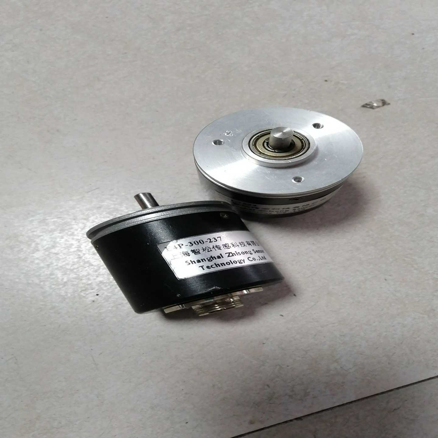 传感器E4P-300-237EM1-1024上海智松传感器询价