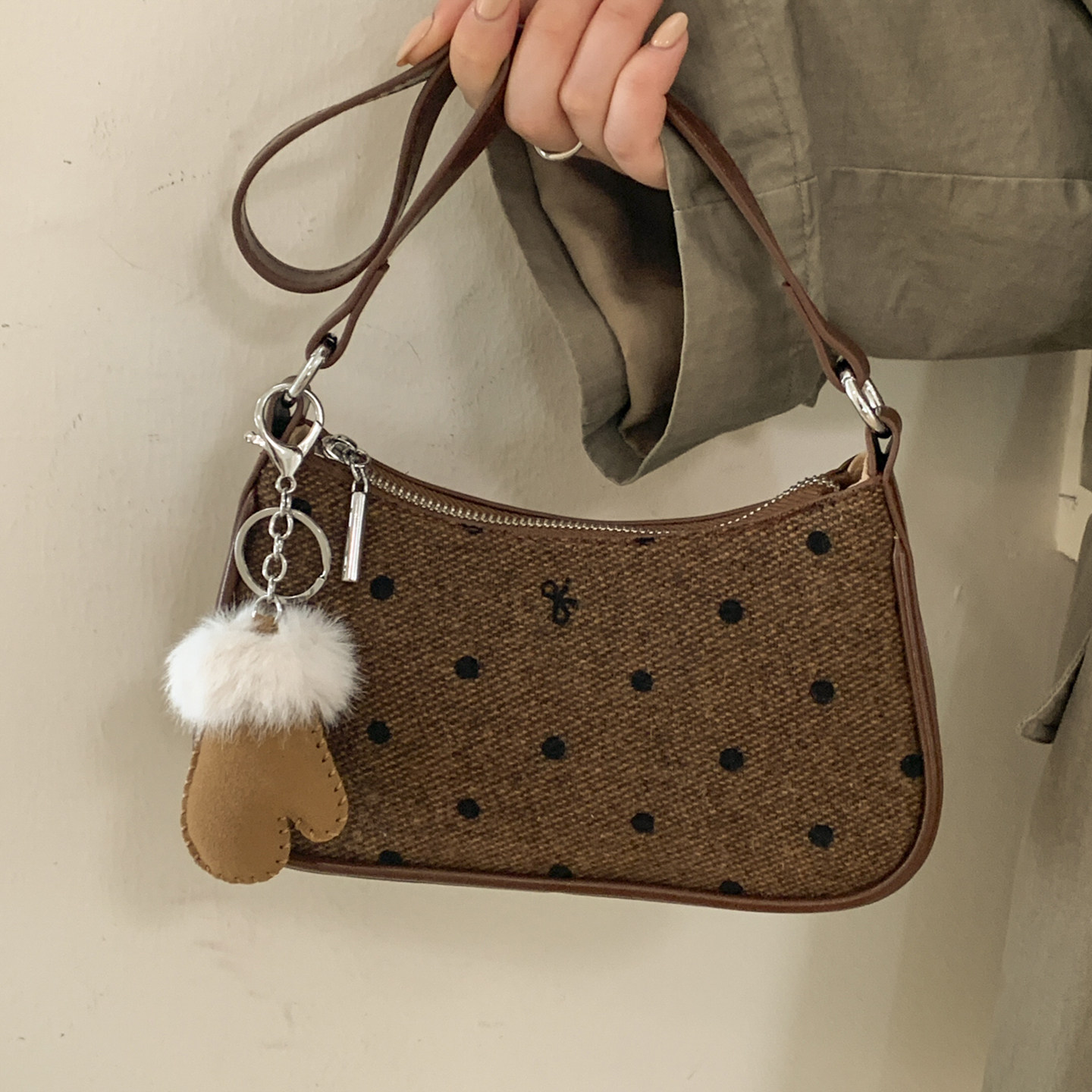 韩系甜美风手机包女2025新款冬季百搭复古波点时尚洋气单肩斜挎包