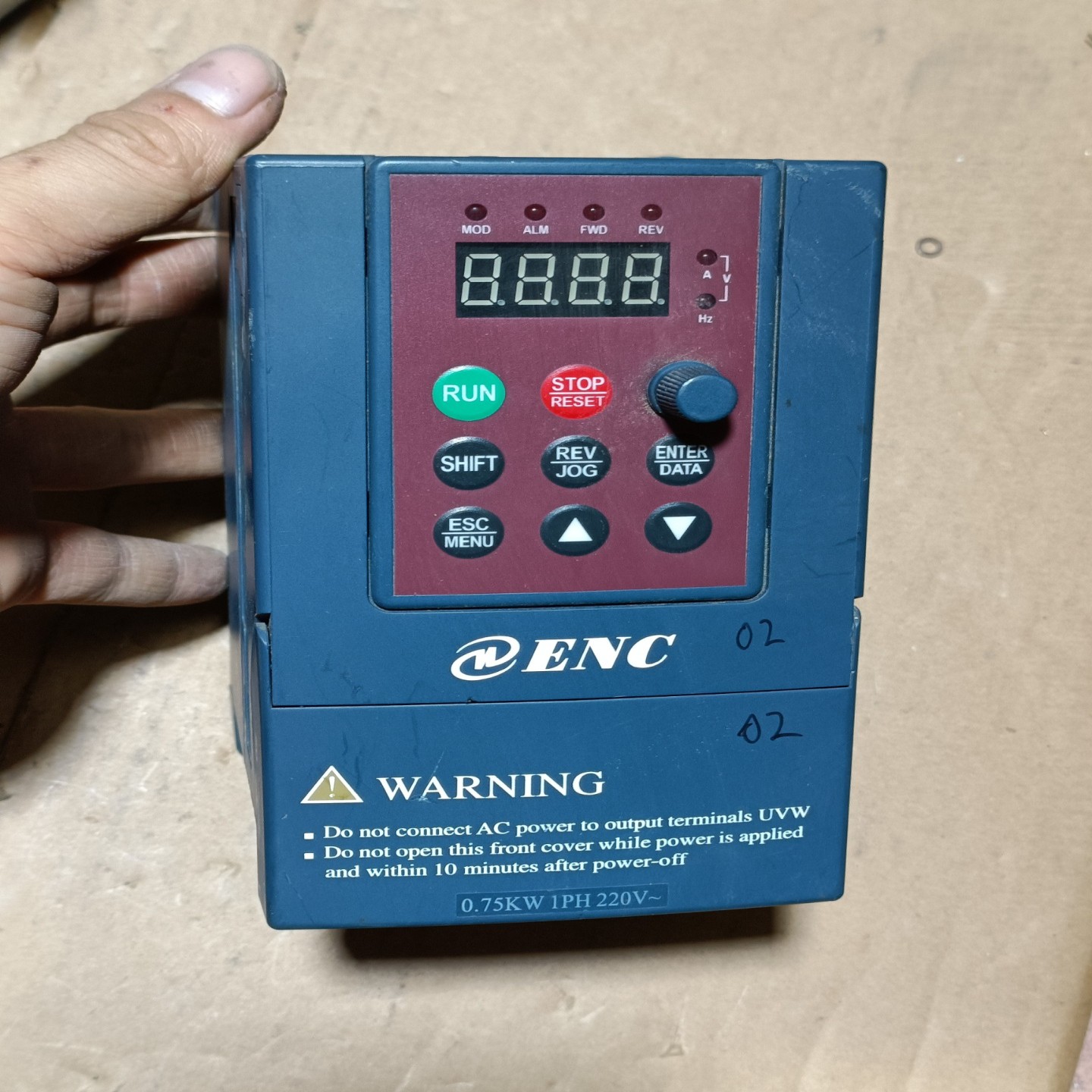 【请询价】易能变频器EDS800-2S007N 075KW 220V