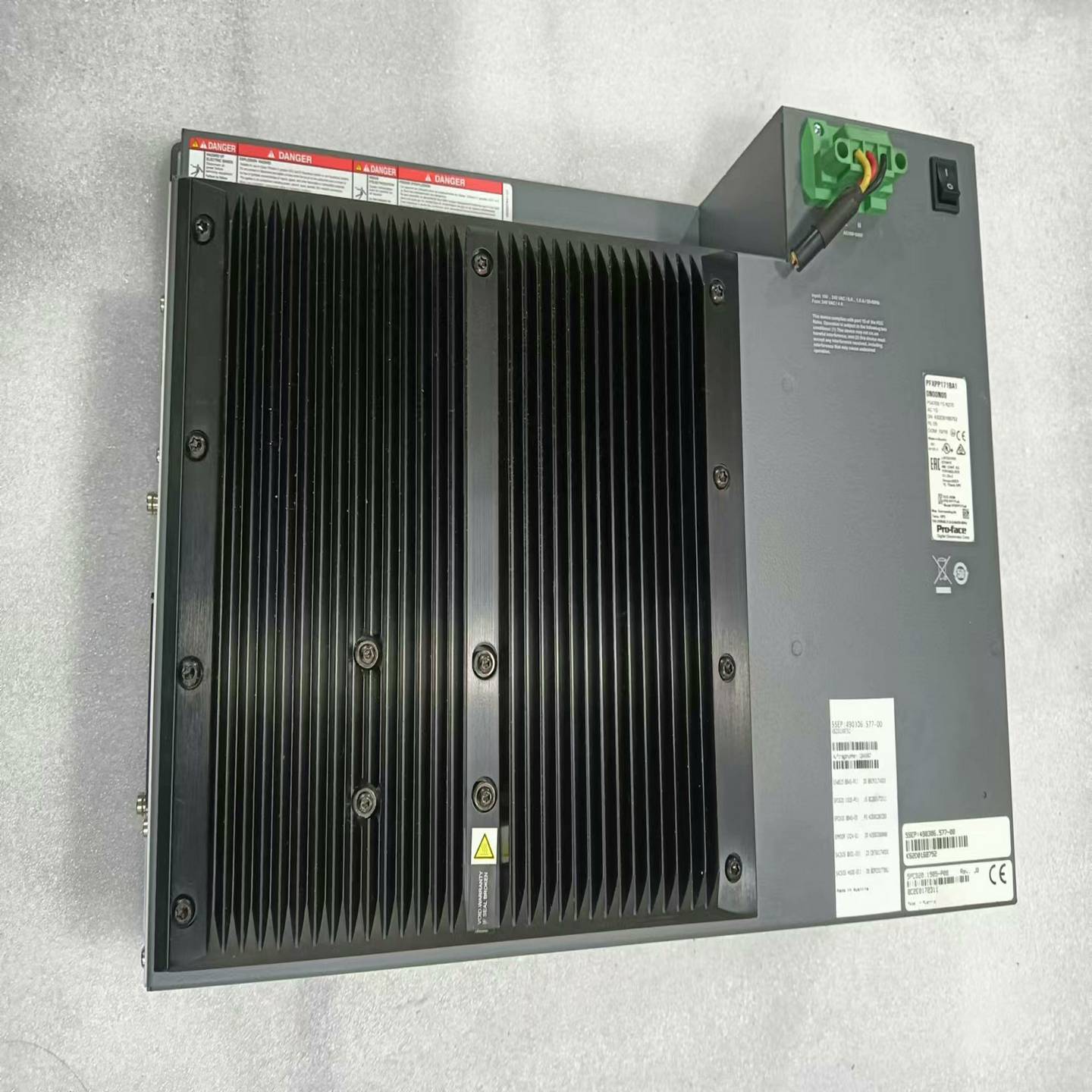 普洛菲斯工控机 PFXPP171BA1 成色实物图 功能正常~询价
